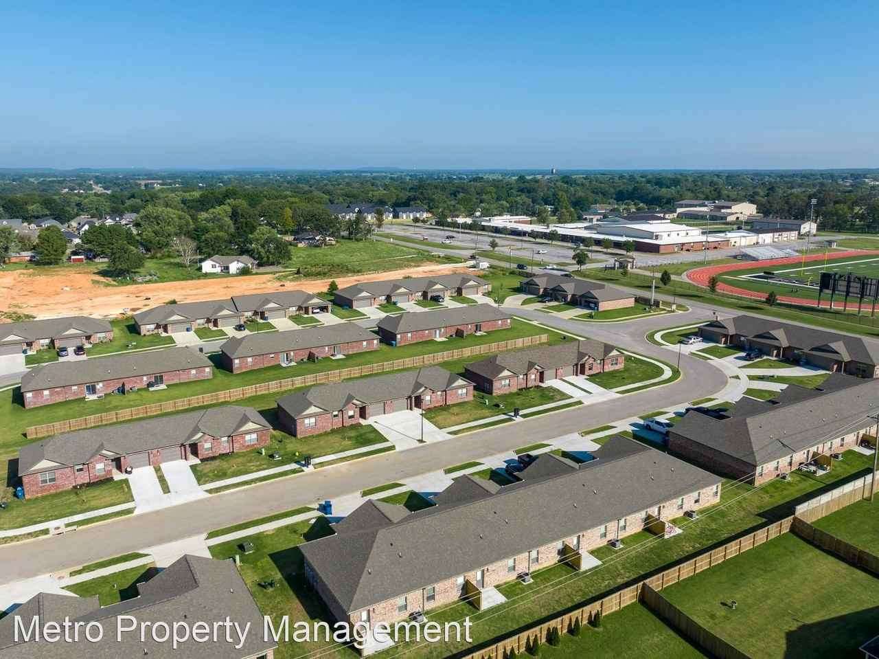 1716 Booker Cir - Photo 2 of 18