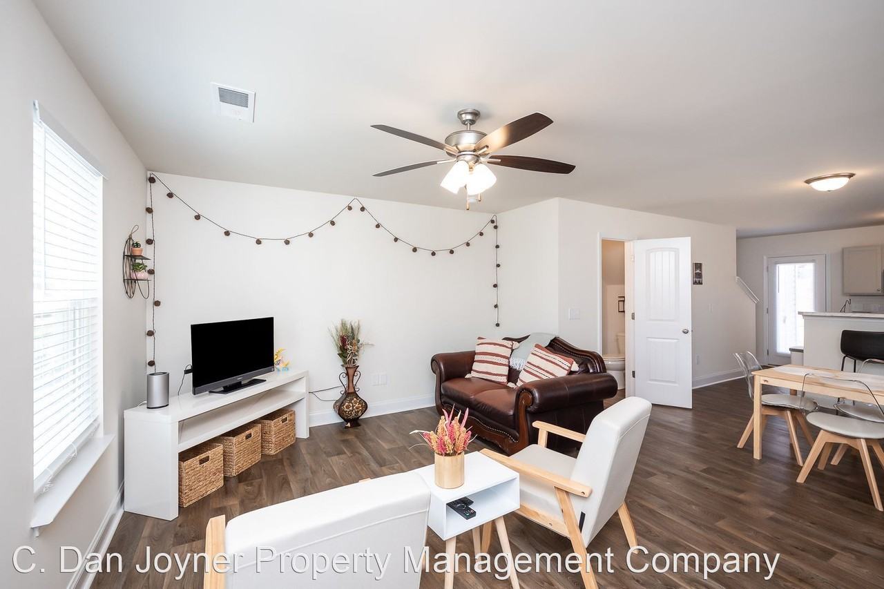 302A Liberty Dr - Photo 2 of 8