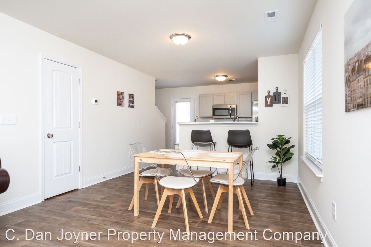 302A Liberty Dr - Photo 3 of 8