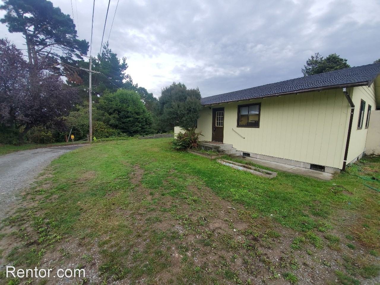 3859 & 3861 Spring St - Photo 2 of 10