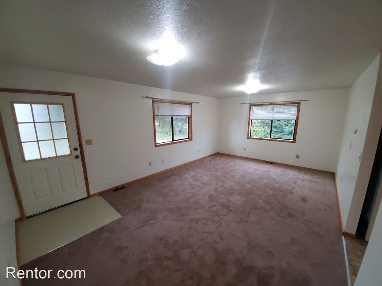 3859 & 3861 Spring St - Photo 3 of 10