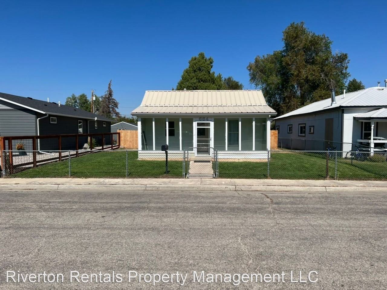 664 Sweetwater St - Photo 2 of 50