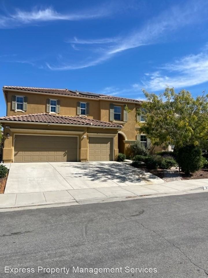 22696 Rolling Brook Ln - Photo 2 of 34