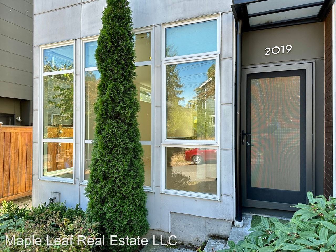 2019 E Spruce St - Photo 2 of 34