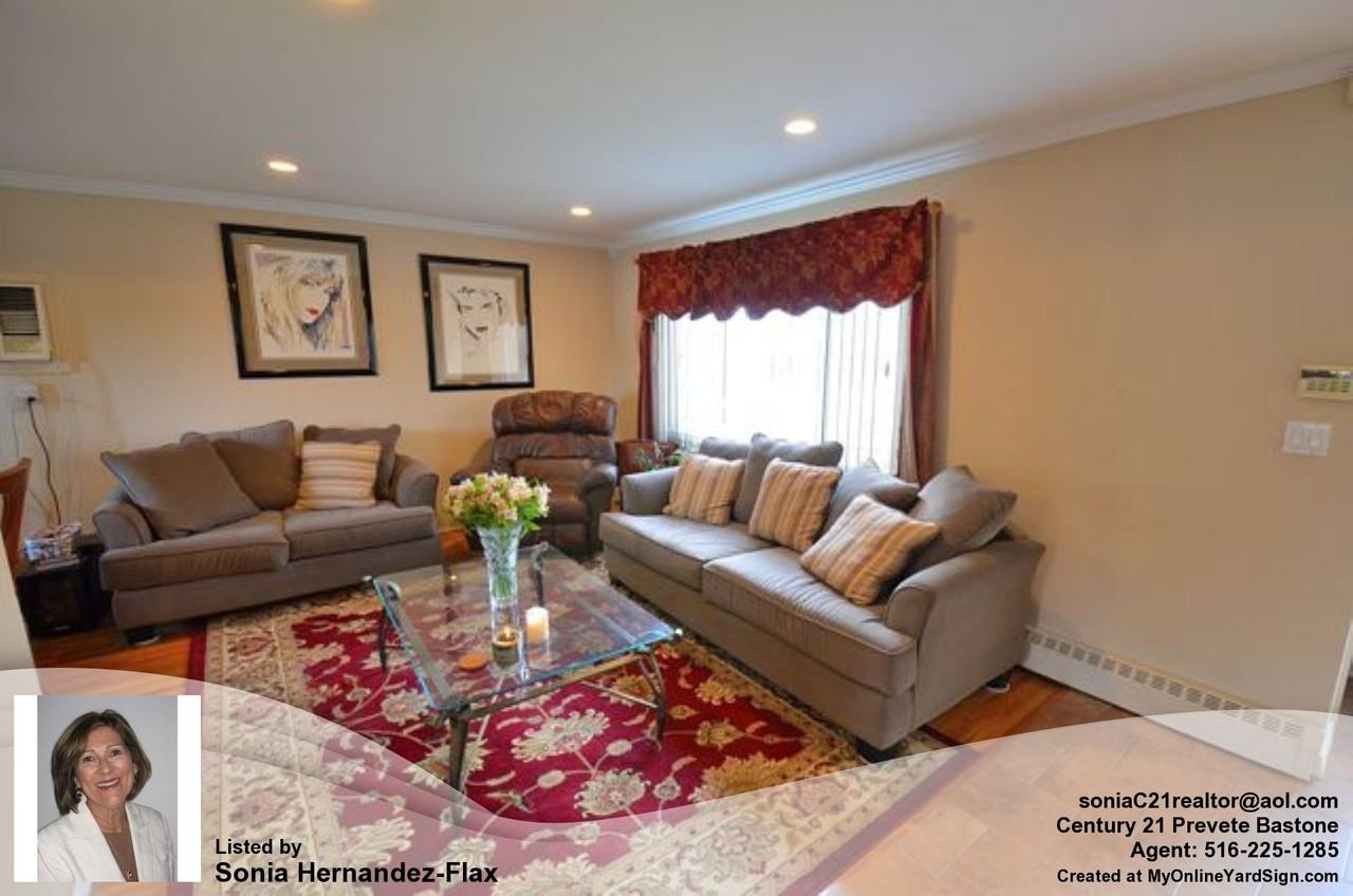 323 Unqua Rd - Photo 2 of 20