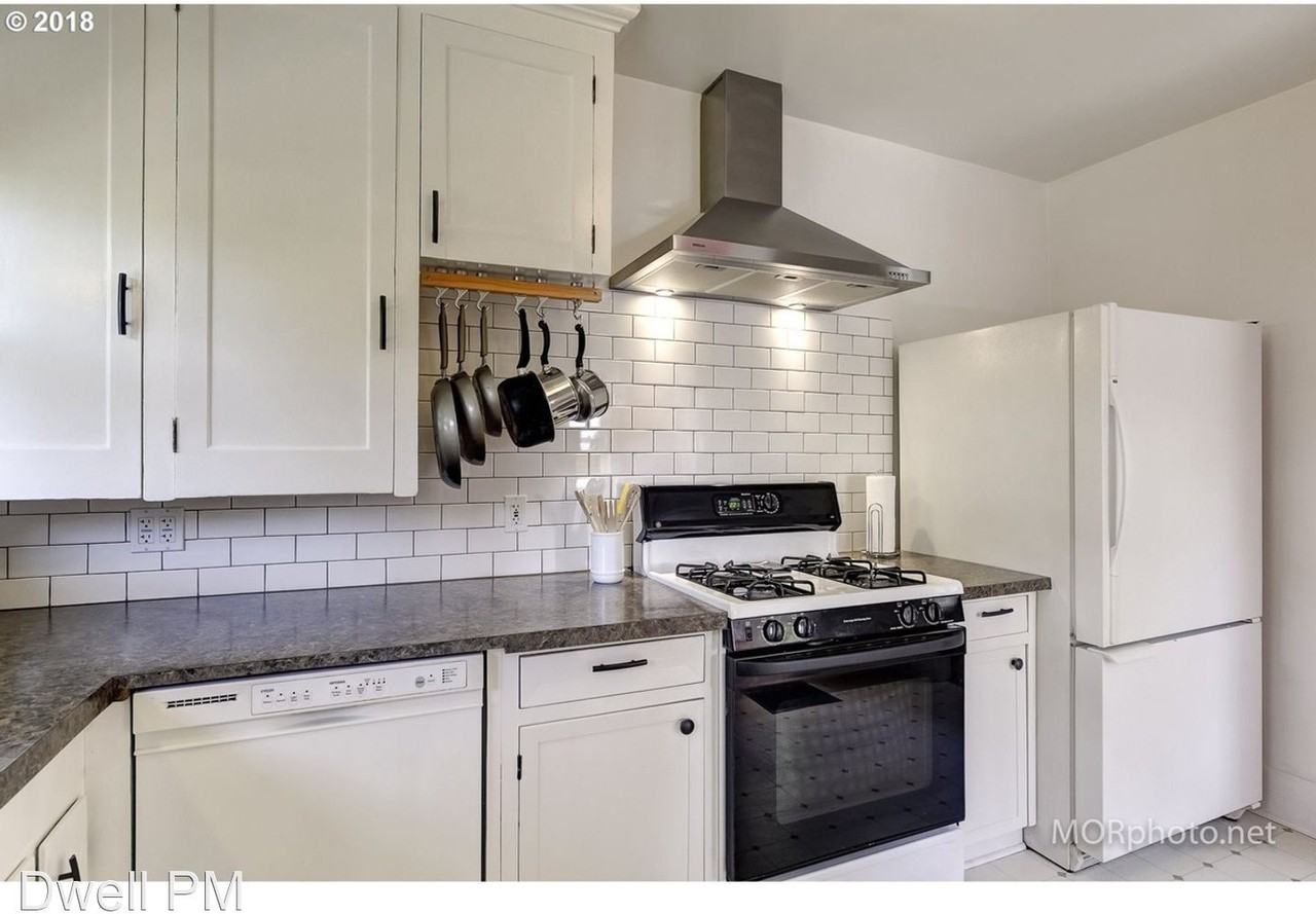 7407 N Williams Ave - Photo 3 of 39