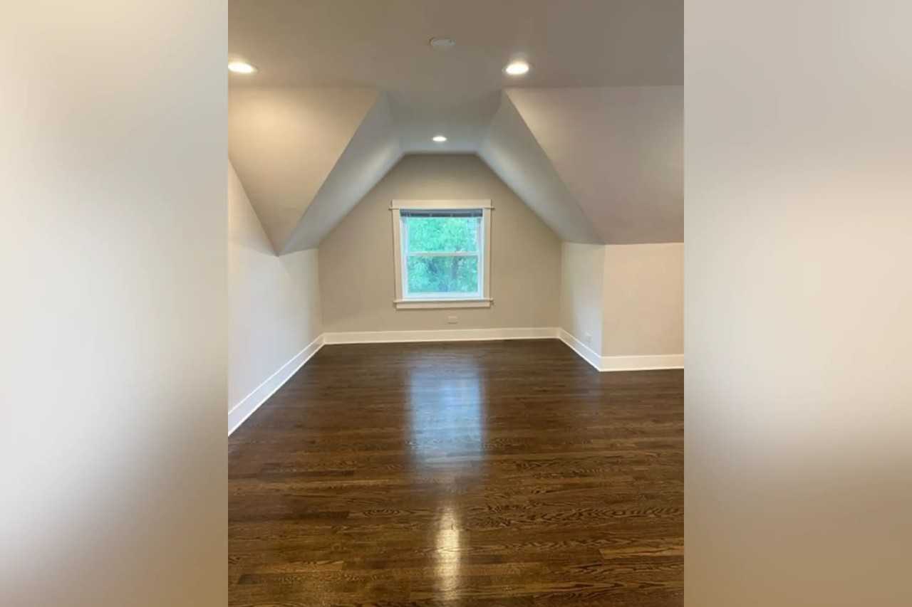 9851 S Dobson Ave - Photo 3 of 32