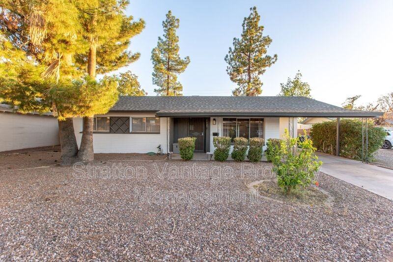 111 East Manhatton Drive