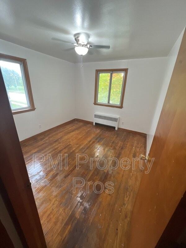 1981 W Villard Ave #6 - Photo 4 of 6