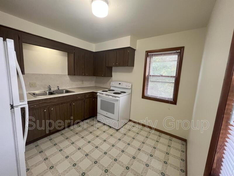 210 W Mill St #4 - Photo 2 of 12