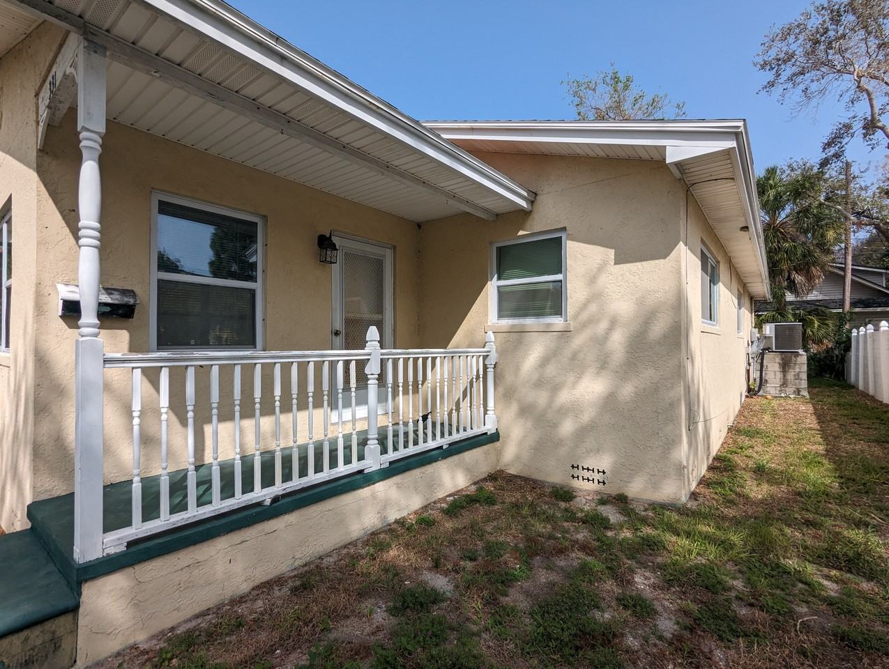 331 42nd Ave S - Photo 2 of 17