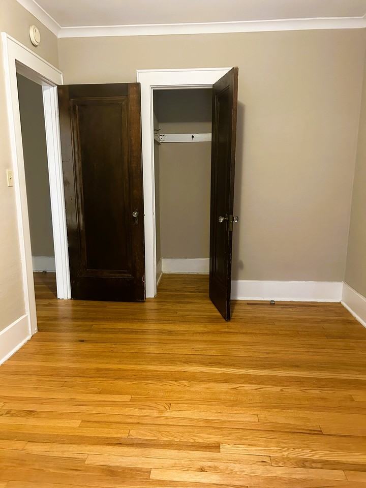1804 W Genesee St - Photo 3 of 15