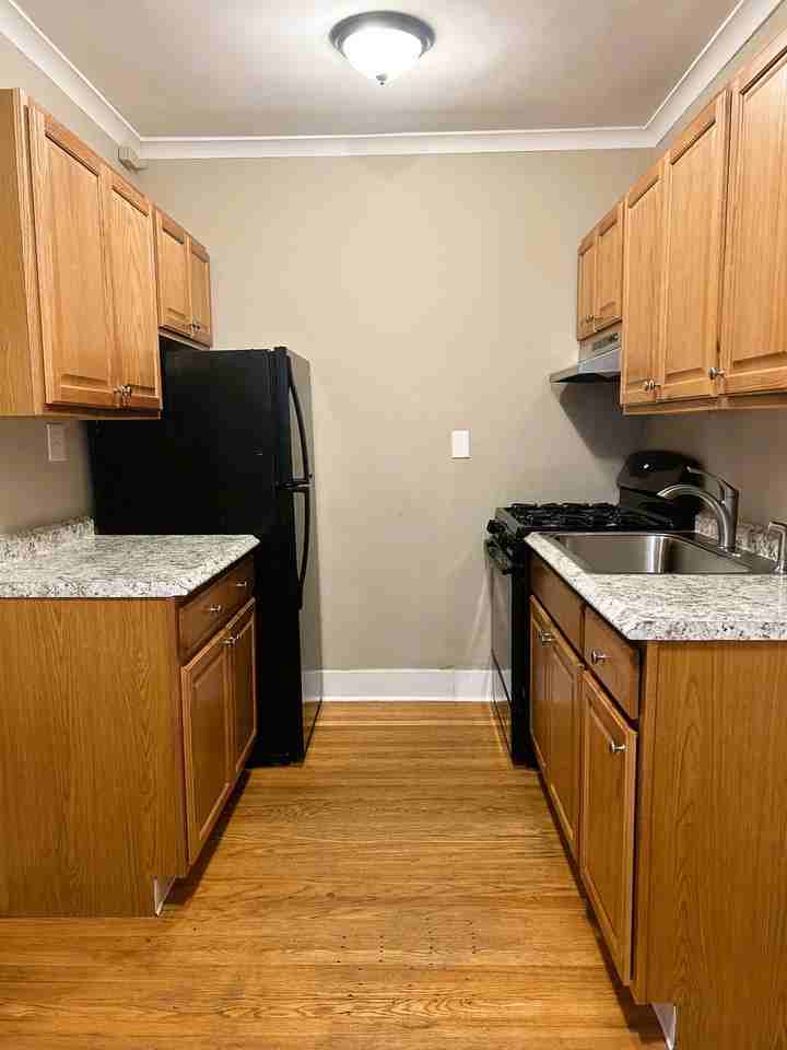 1804 W Genesee St - Photo 5 of 15