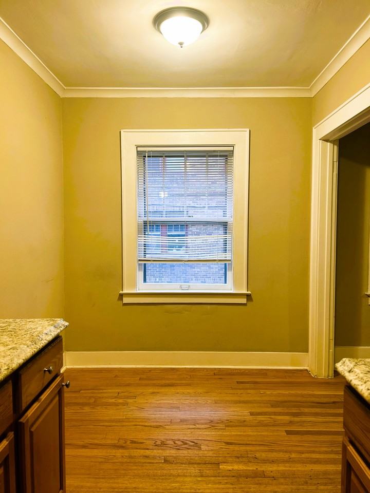 1804 W Genesee St - Photo 6 of 15