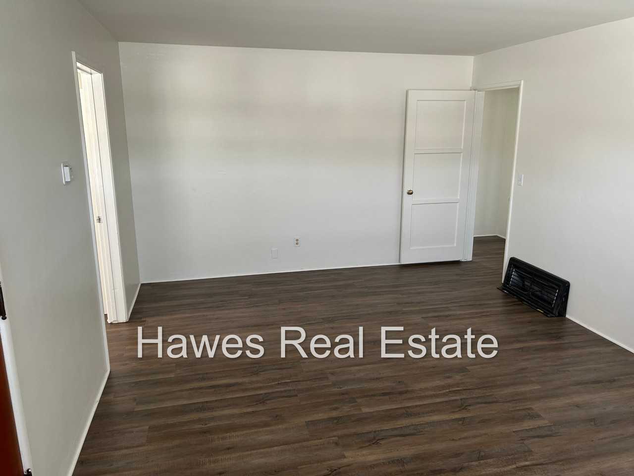 5663 Bandera St - Photo 3 of 17