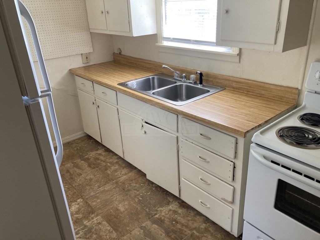 1206 Culp Ave - Photo 3 of 12