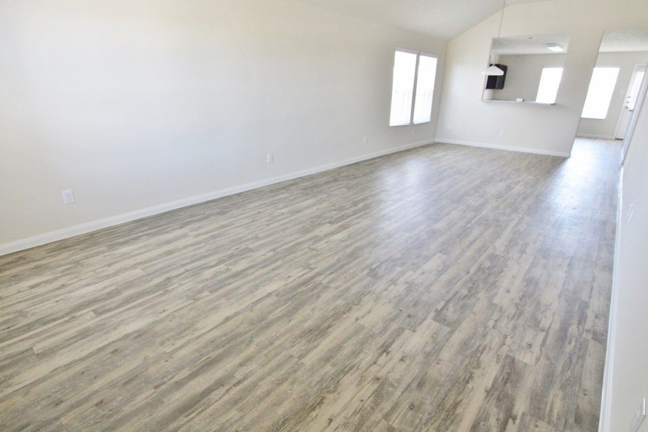 11 Santa Barbara Dr - Photo 2 of 8