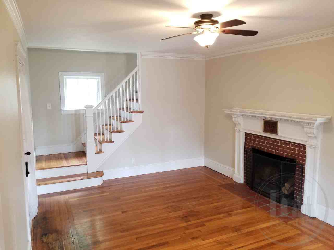 241 Lowell Ave - Photo 2 of 15