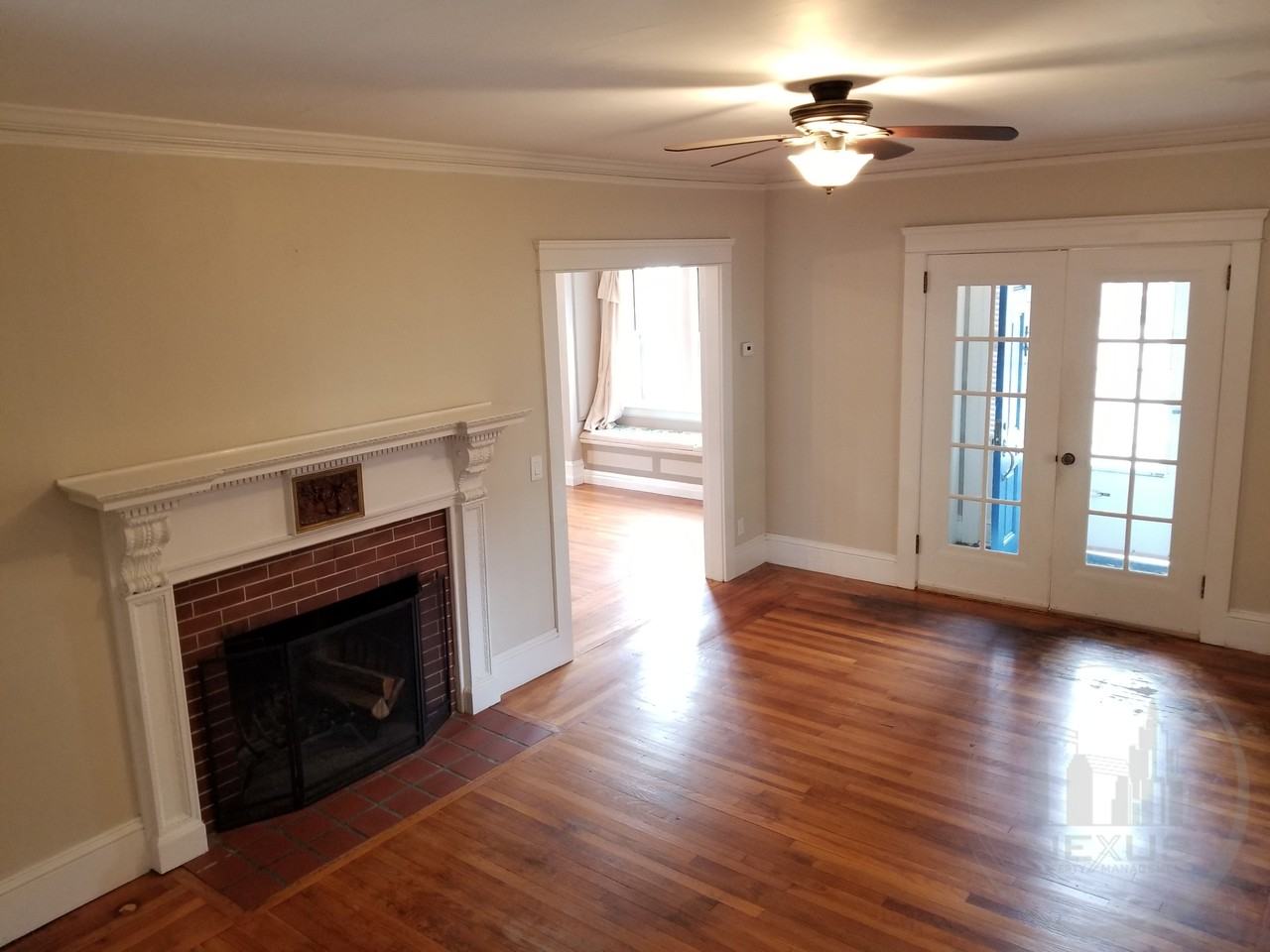 241 Lowell Ave - Photo 3 of 15