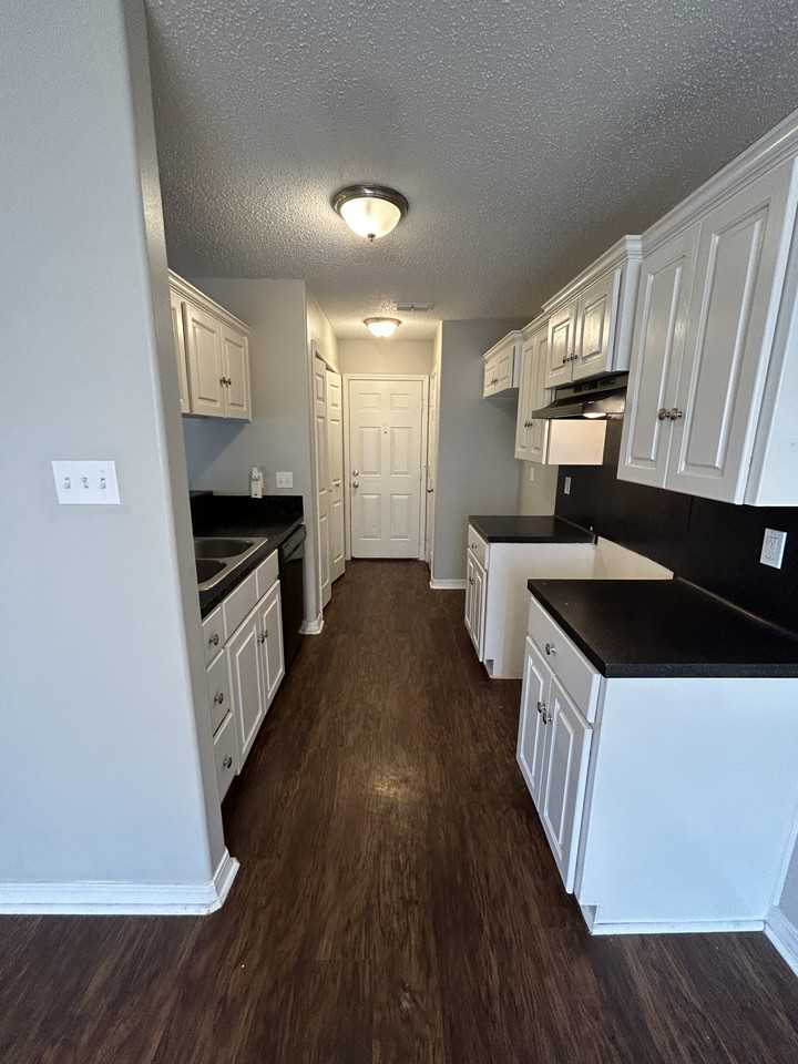 16 War Eagle Dr - Photo 3 of 10