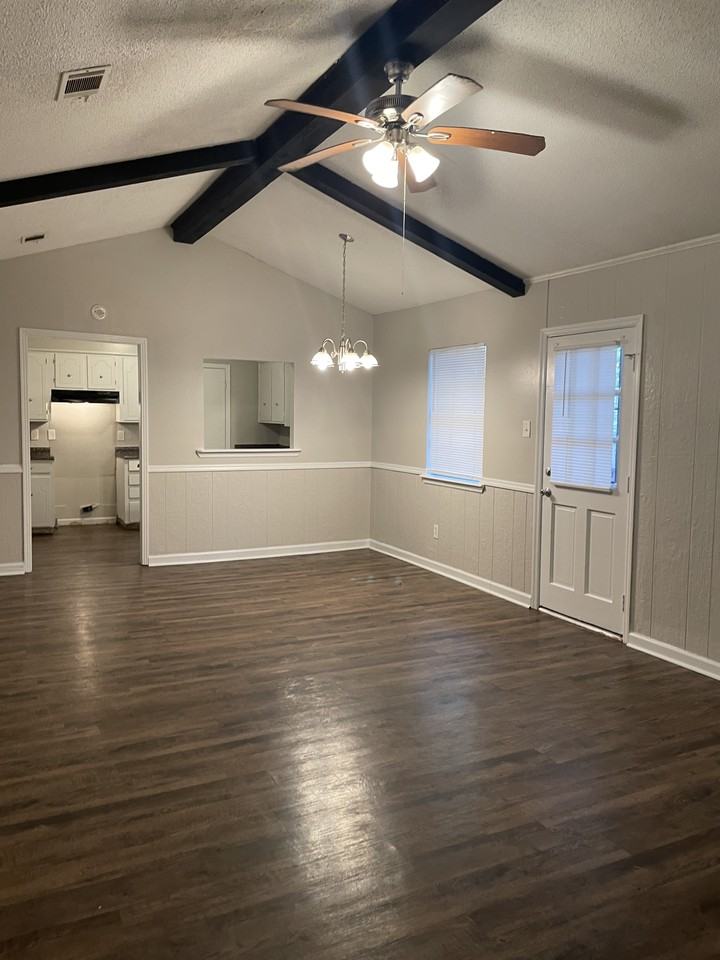 7802 Lassie Ln - Photo 2 of 10