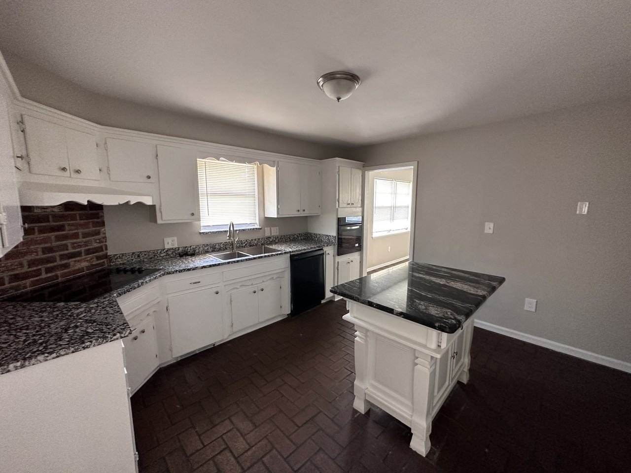 5800 N Meridian Pl - Photo 3 of 11