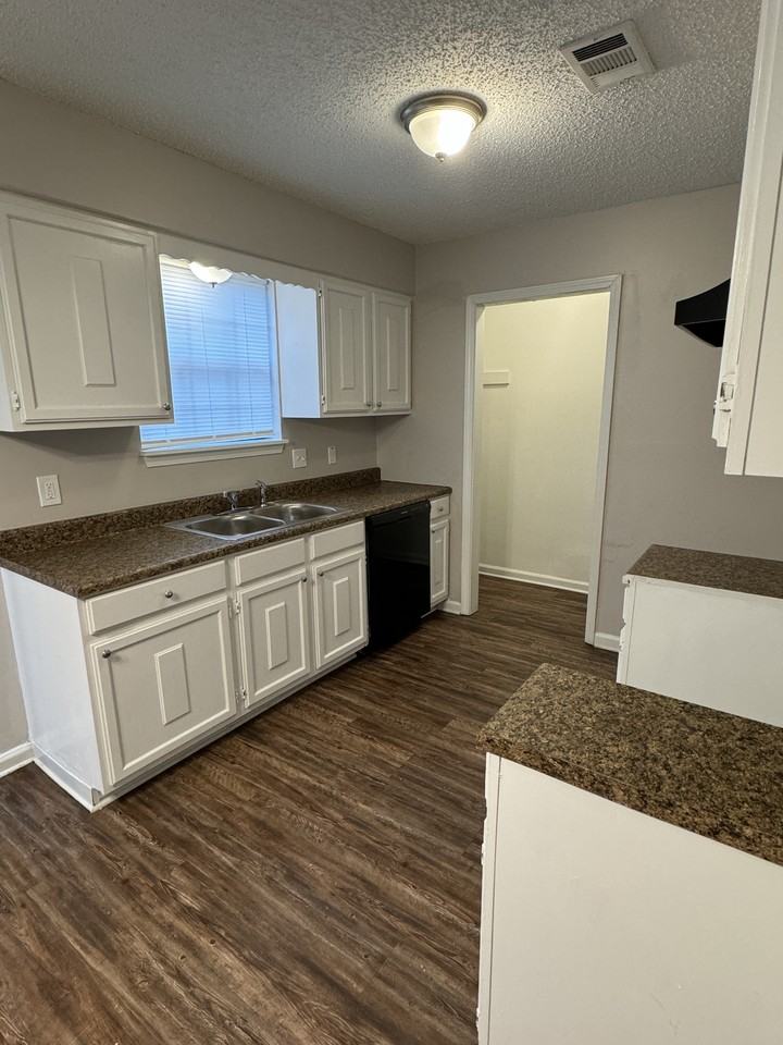 11 Riata Ct - Photo 3 of 9