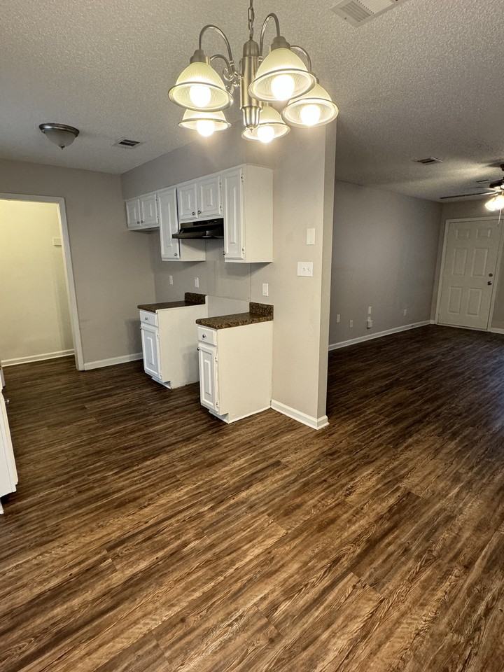11 Riata Ct - Photo 4 of 9