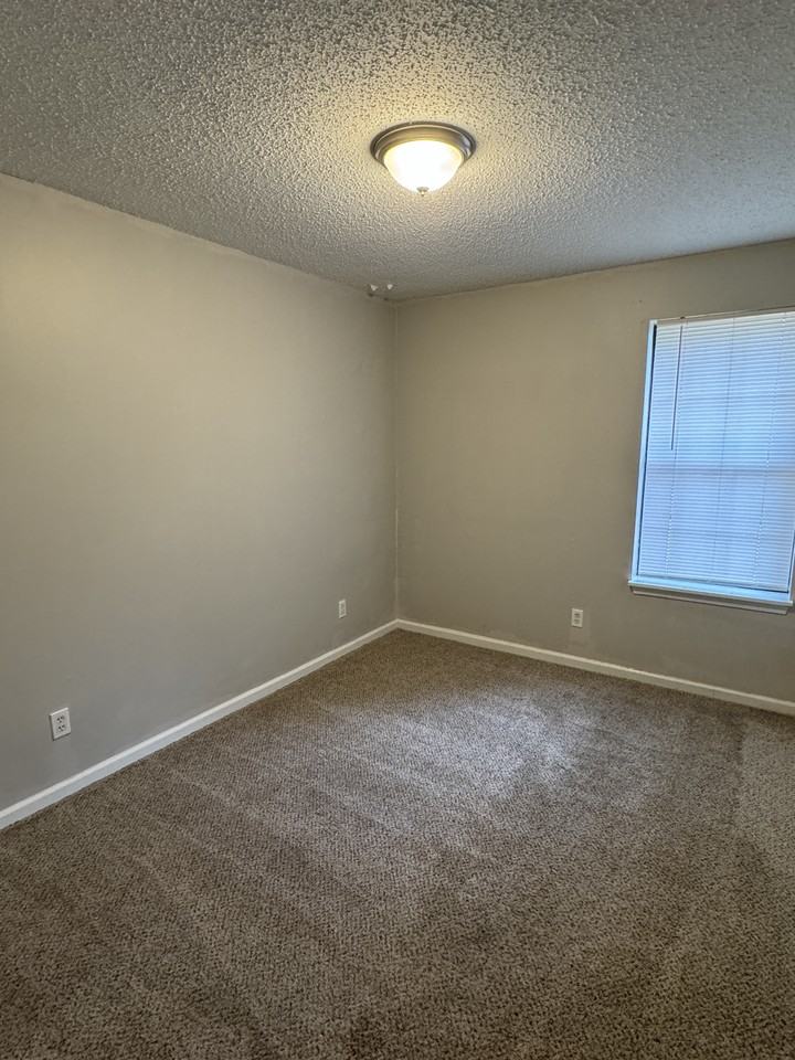 11 Riata Ct - Photo 5 of 9