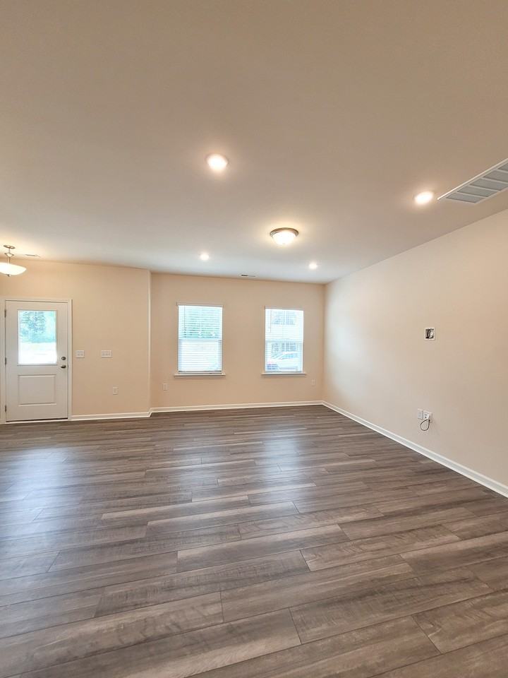 234 Ribbon Rail St - Photo 5 of 50