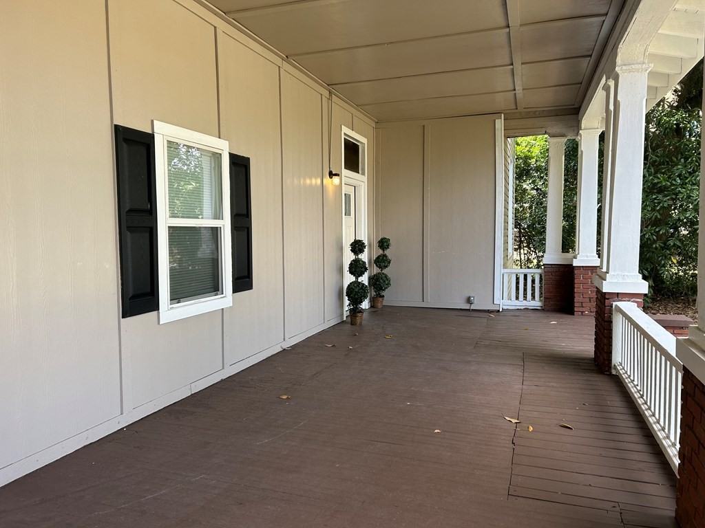 120 Montgomery St Apt B - Photo 2 of 9