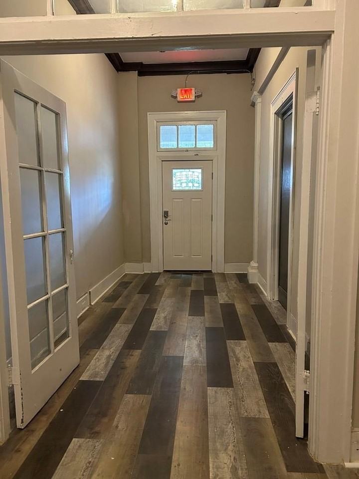 120 Montgomery St Apt B - Photo 3 of 9