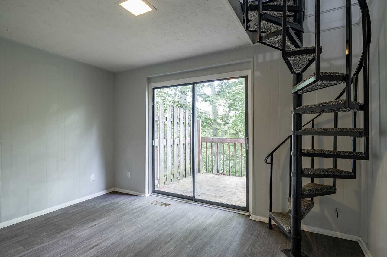 Dominion Townhomes Apartments 1694 Dominion Drive, Akron, OH 44313