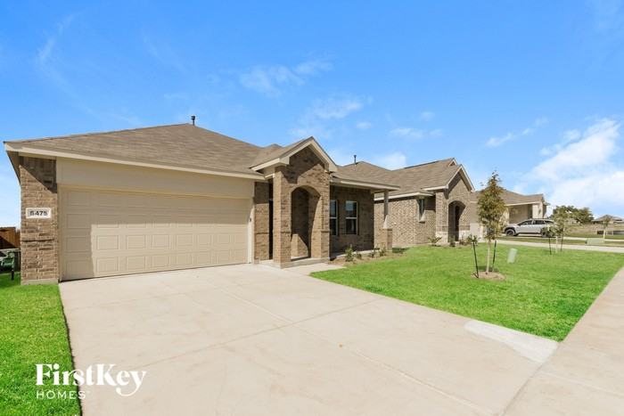 5475 Montrose Dr - Photo 2 of 16