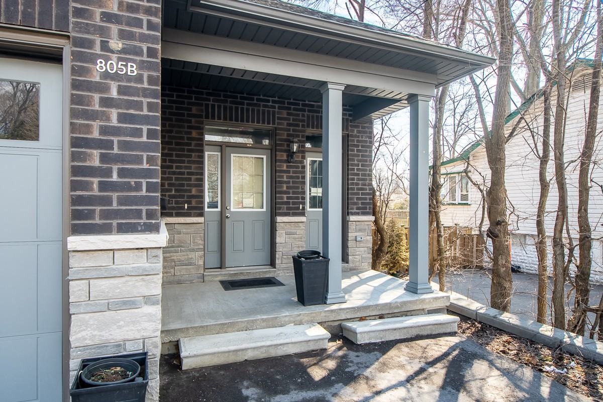 805 Dundas Street West - Photo 2 of 16
