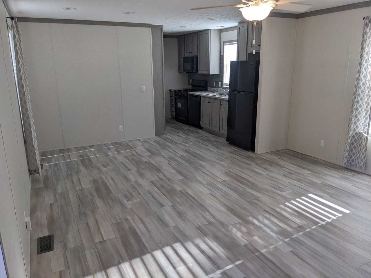 300 Forrest Ave #78 - Photo 3 of 9