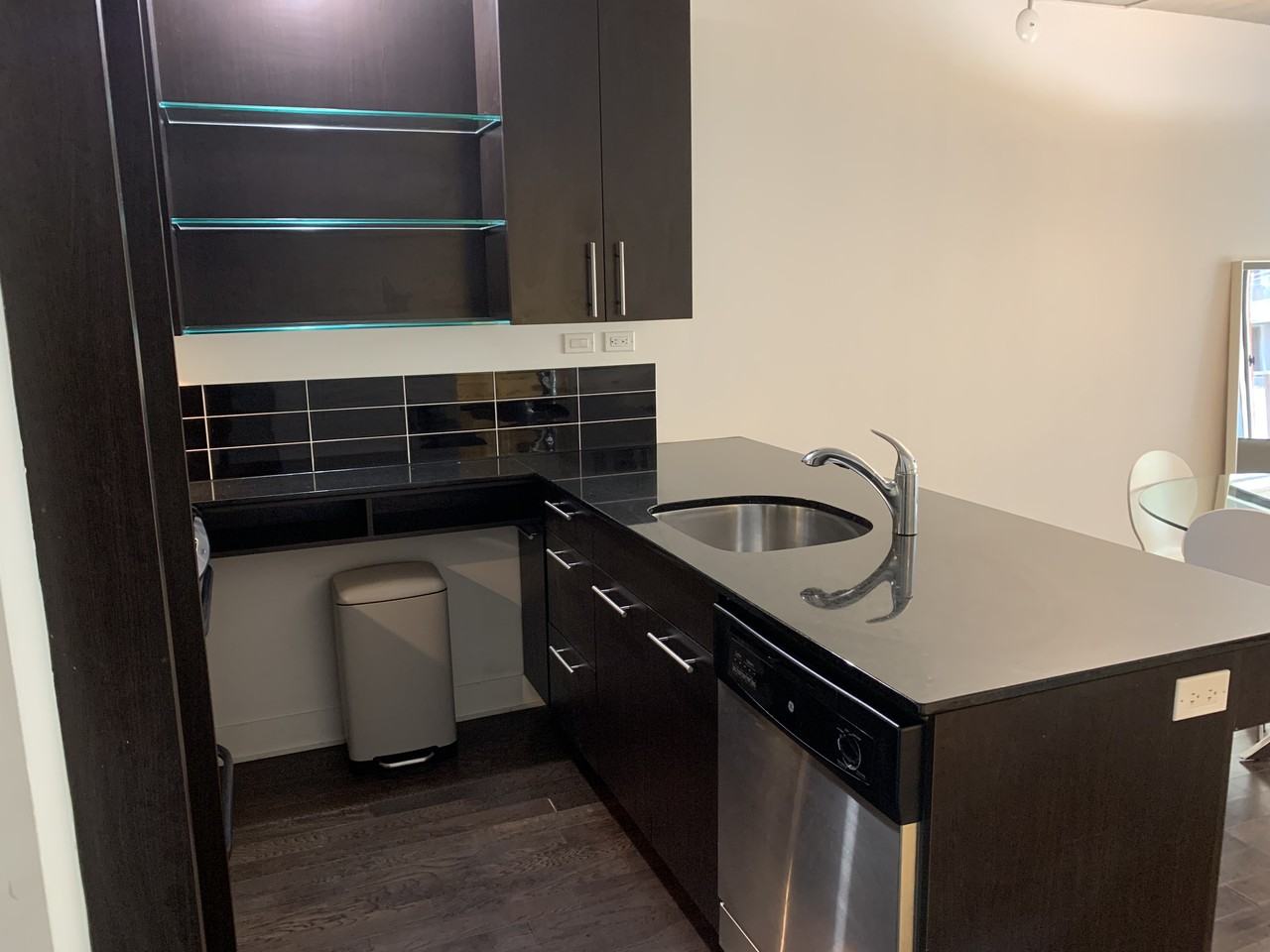 950 Rue Notre-Dame Ouest - Photo 6 of 14