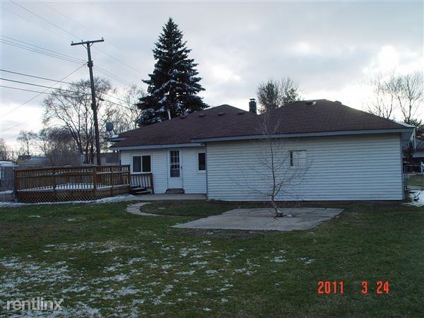 2889 Longview Ave - Photo 3 of 4