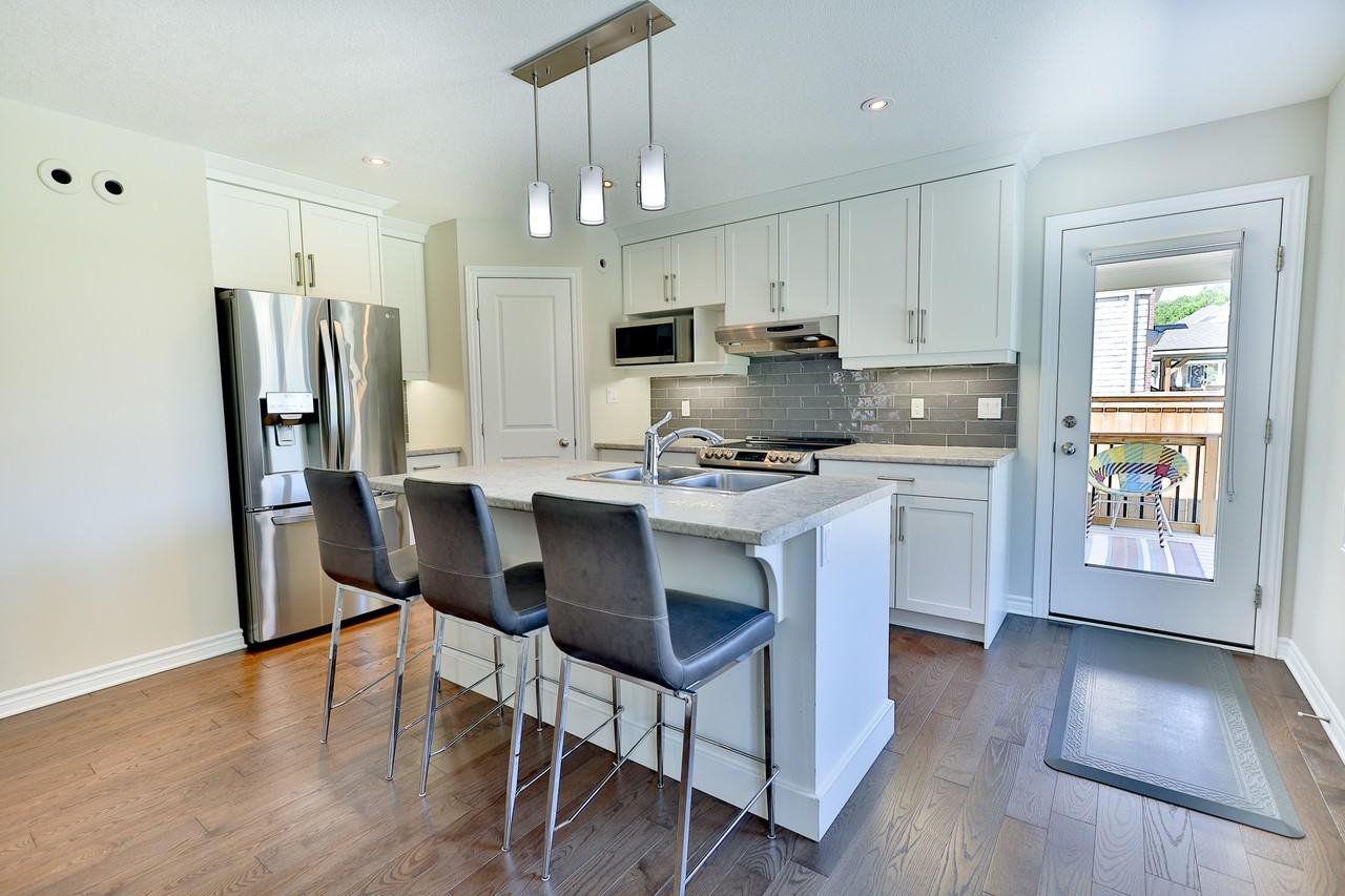 225 Norman Place - Photo 3 of 11