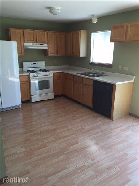 1311 Angeline Dr - Photo 3 of 12