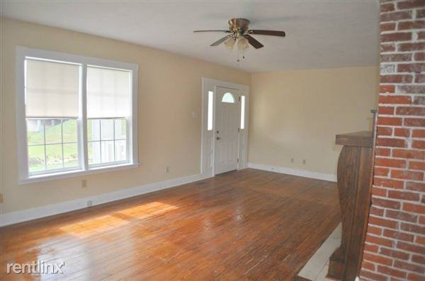 2714 Brandenburg Rd - Photo 3 of 12