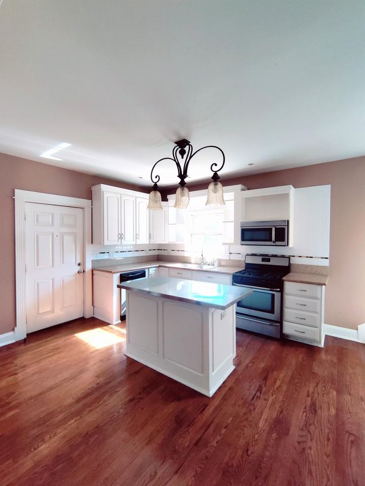 320 S Green St #1 - Photo 2 of 19