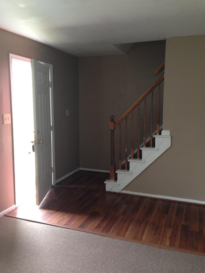 4 Windsor Ct #1 - Photo 2 of 7