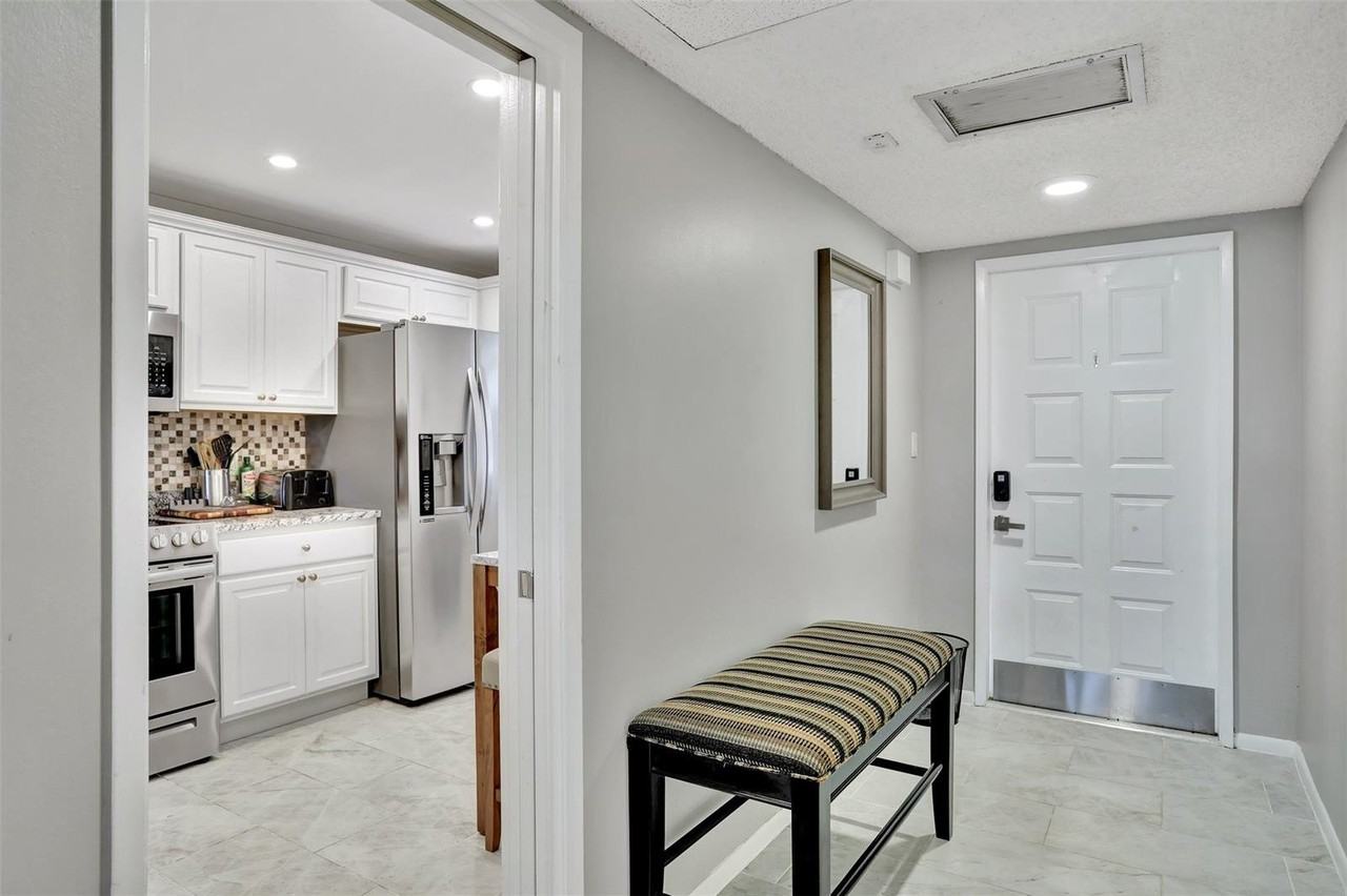 3503 Oaks Way #405 - Photo 3 of 8