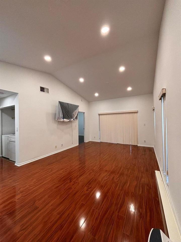 8212 Nw 100th Way - Photo 3 of 8