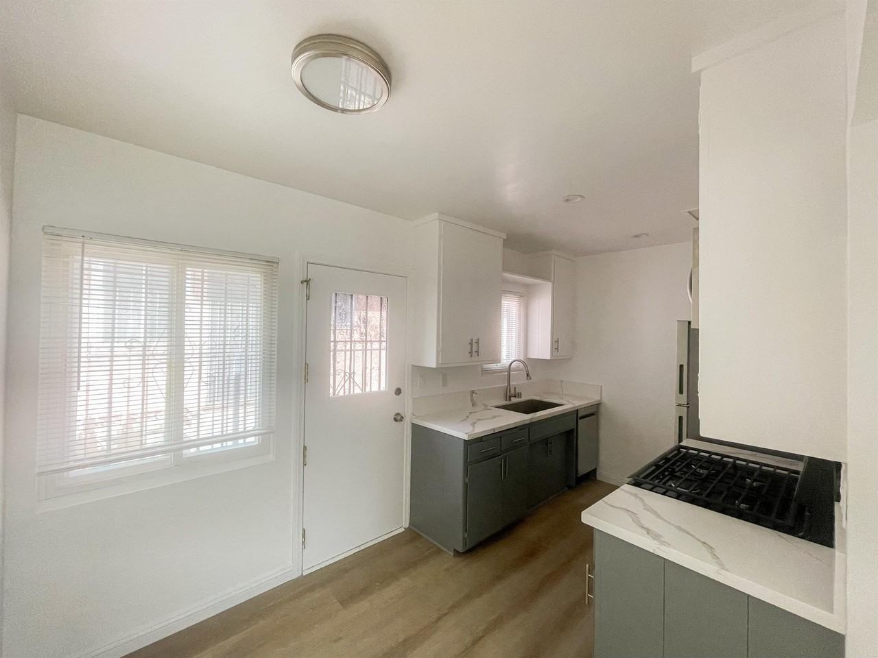 10407 Crenshaw Blvd #2 - Photo 3 of 24