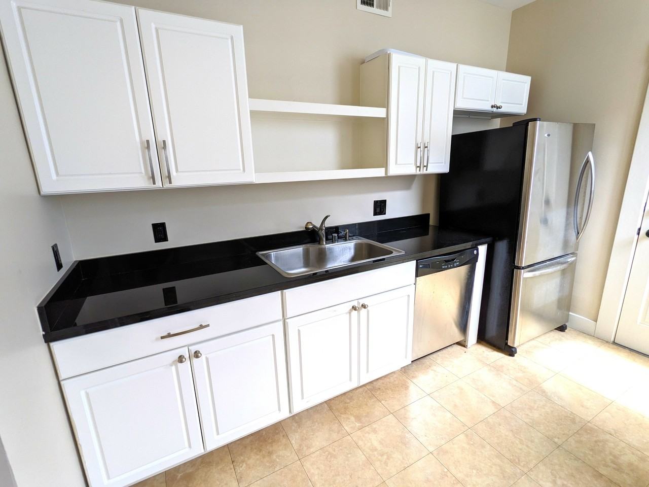 5940 California St #2 - Photo 3 of 8