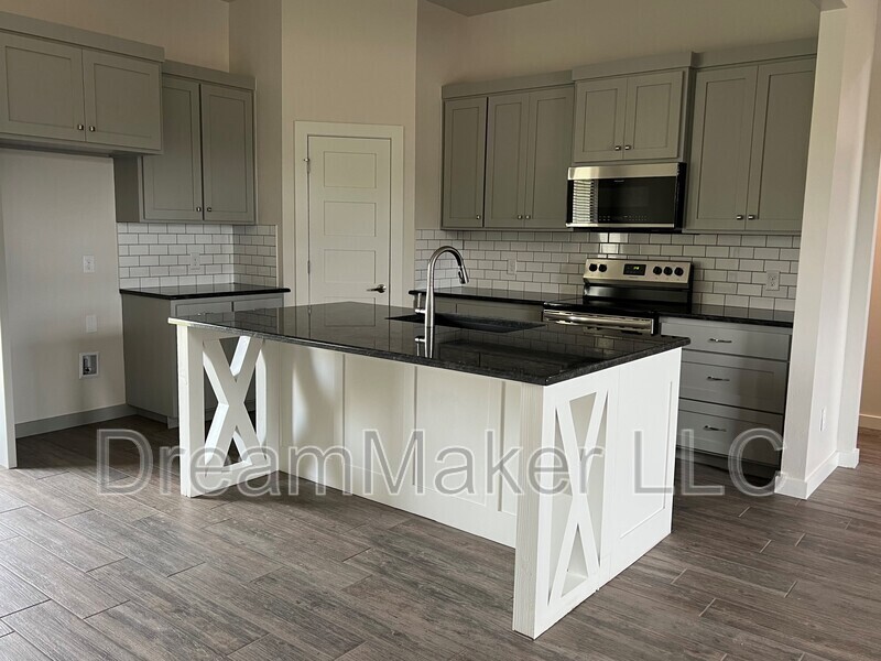 17399 290th St - Photo 3 of 6