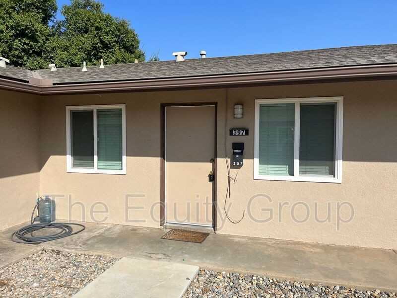 397 N Valencia Blvd - Photo 2 of 16