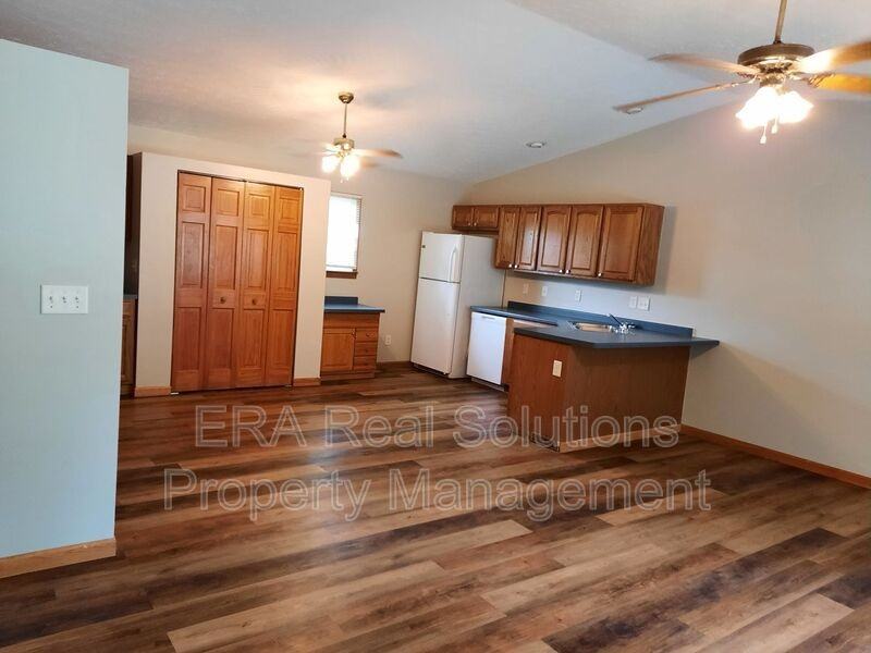 108 E Lilley Ave #1 - Photo 3 of 13